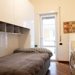 Rent a room of 100 m² in rome