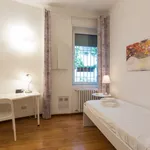 Rent 2 bedroom apartment of 90 m² in milan