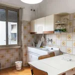 Rent a room of 98 m² in rome