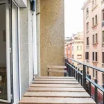 Rent 3 bedroom apartment in barcelona