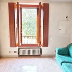 Rent 3 bedroom apartment of 90 m² in Milano