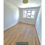 Rent 3 bedroom apartment in South East England