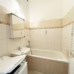 Rent 2 bedroom apartment of 49 m² in Prague