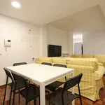 Rent a room of 275 m² in madrid