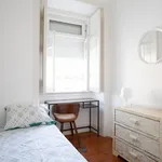 Rent 5 bedroom apartment in Lisbon