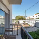 Apartamento T2 em moradia, terraço, Queijas