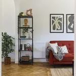 Delightful three bedroom abode (Has an Apartment)