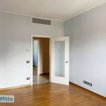 Affitto 4 camera appartamento di 124 m² in Turin