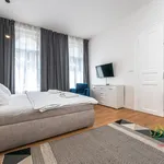 Pronajměte si 3 ložnic/e byt o rozloze 90 m² v Prague