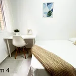 Rent 4 bedroom apartment in Seville