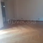 Affitto 4 camera appartamento di 110 m² in Alessandria