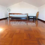 Rent 4 bedroom house of 180 m² in Ragusa