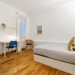 Rent 6 bedroom apartment in Barcelona