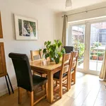 Rent 3 bedroom house in Woking