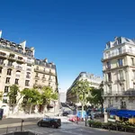 Rent 6 bedroom apartment of 210 m² in Paris