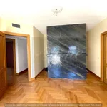 Affitto 5 camera appartamento di 160 m² in Rome