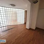 Affitto 5 camera appartamento di 220 m² in Naples