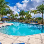 Rent 2 bedroom apartment of 99 m² in Pembroke Pines