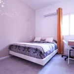 Rent a room of 70 m² in Valencia