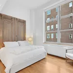 Rent 3 bedroom apartment of 158 m² in New York