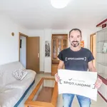 Rent a room of 85 m² in valencia