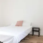 Rent a room of 85 m² in madrid