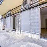 Affitto 3 camera appartamento di 88 m² in Naples