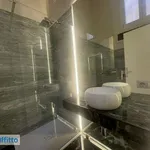 Affitto 4 camera appartamento di 115 m² in Naples