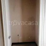 Rent 5 bedroom apartment of 143 m² in Verona