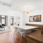 Rent 3 bedroom apartment of 176 m² in Manhattan