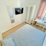 Rent 4 bedroom apartment in Seville