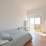 Rent 16 bedroom apartment in Lisbon