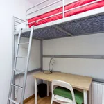 Rent a room of 150 m² in madrid