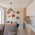 Rent 1 bedroom apartment of 431 m² in Lisbon