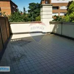 Affitto 3 camera appartamento di 85 m² in Bologna