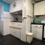 Rent a room of 80 m² in lisbon