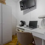 Rent a room of 150 m² in madrid