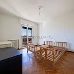 Rent 3 bedroom apartment of 85 m² in Milano