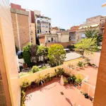 Rent a room of 91 m² in Barcelona