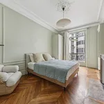 Rent 7 bedroom apartment of 195 m² in Paris