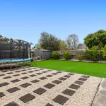 Rent 4 bedroom house in Point Cook