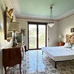 Rent 2 bedroom apartment of 166 m² in Napoli