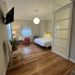 Rent a room of 350 m² in San Sebastián