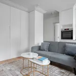 Rent 2 bedroom apartment of 31 m² in Paris