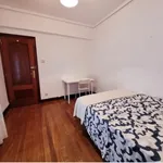 Rent 4 bedroom apartment in Bilbao