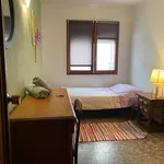 Rent a room of 130 m² in Alicante