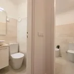 Rent a room of 120 m² in lisbon