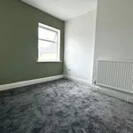 Rent 3 bedroom flat in Yorkshire And The Humber