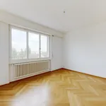 Rent 4 bedroom apartment of 66 m² in Geneva