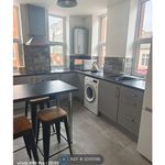 Rent 3 bedroom flat in North East England